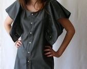 Wear butterfly shirt  - Upcycled man's shirt dark gray  - Maela - US 6 / EU 38