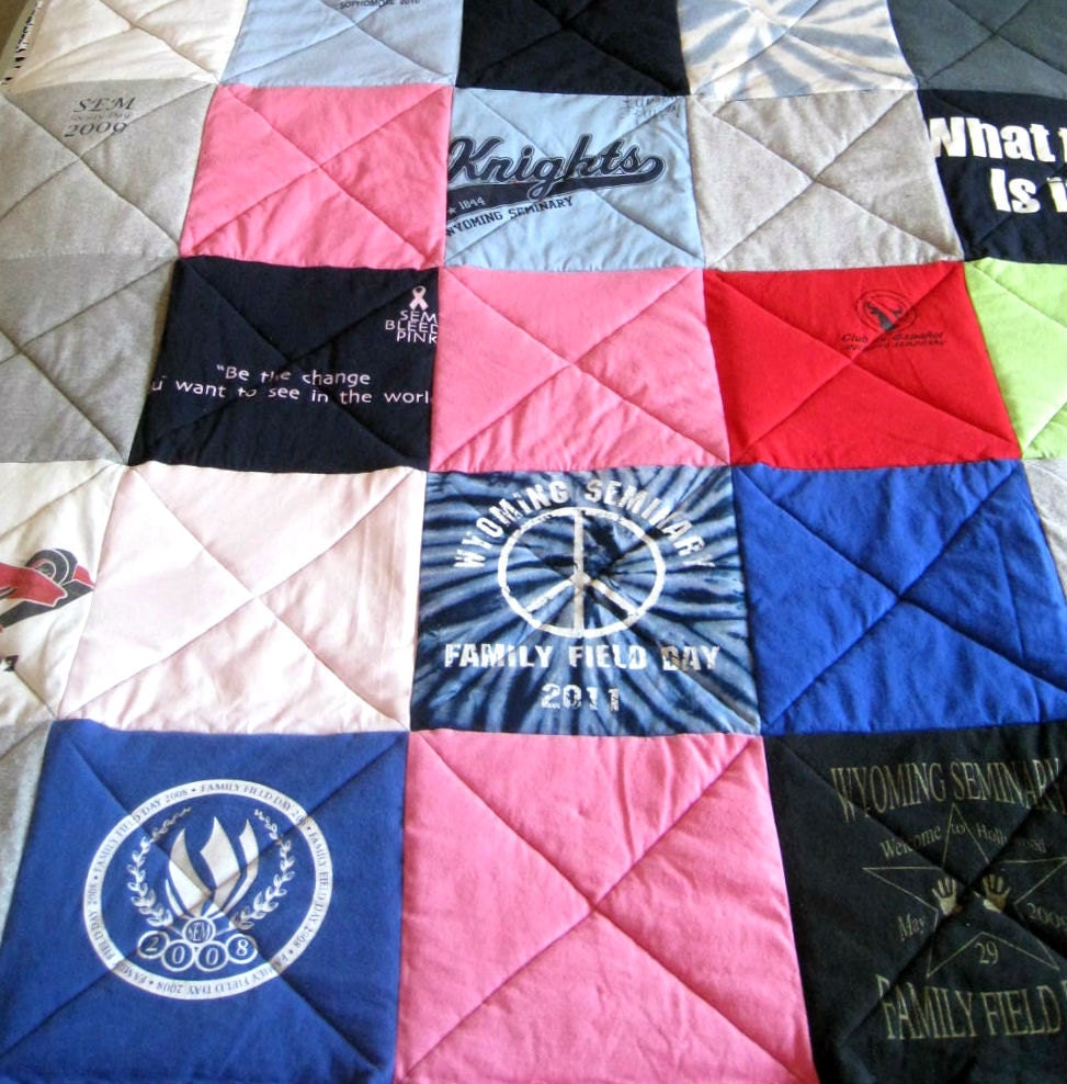 Custom T Shirt Quilt Made From Your Own Tees / Made to Order / Raggedy Coverlet / Recycled / Upcycled / Graduation / Holiday Gift / ohzie