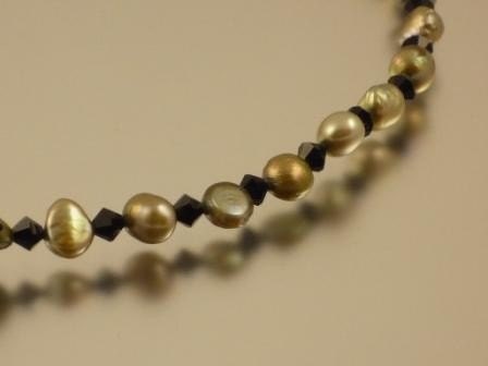 Light Green Pearl and Jet Crystal Necklace