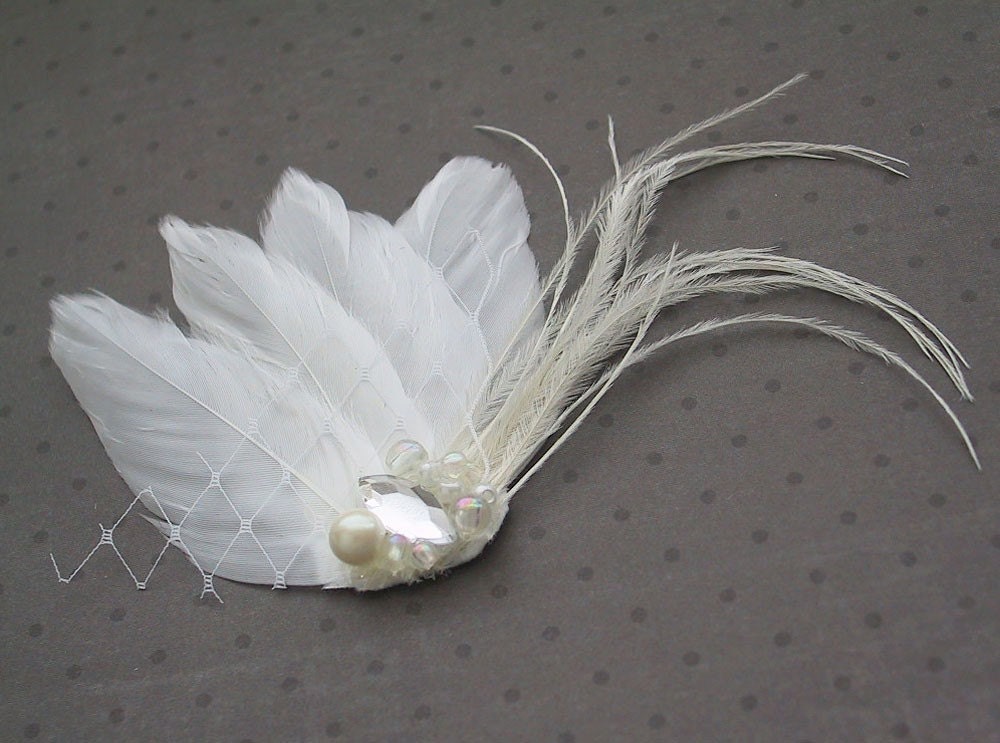 Wedding Feather Hair Accessory, Feather Fascinator, Bridal, Hair PIece, Small, White, Feather, Hair clip - WHITE WHISPER