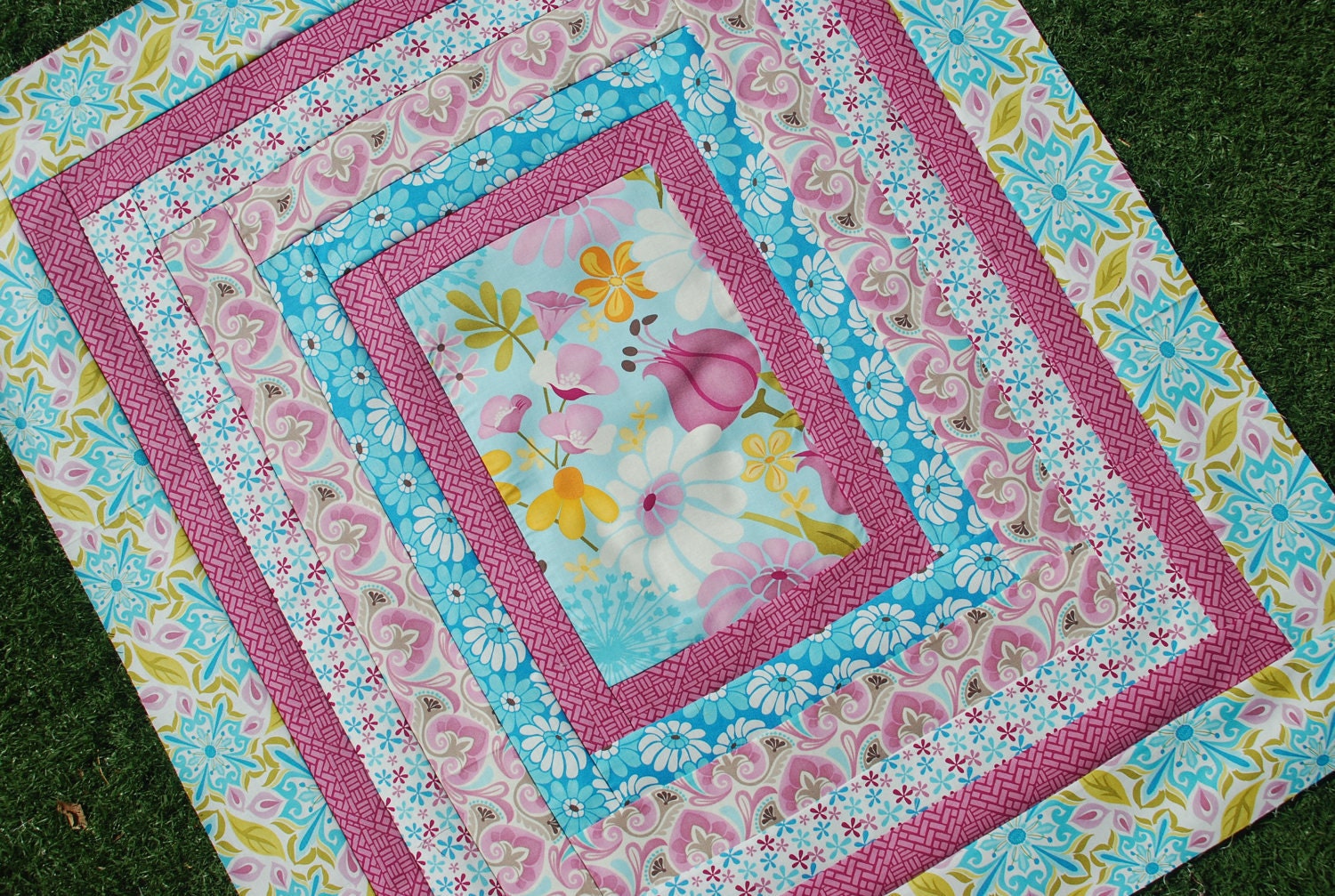 Moda. COUTURE Stroller Pram Blanket. Kate Spain, Central Park. Minky on back 30x34 QUILTED