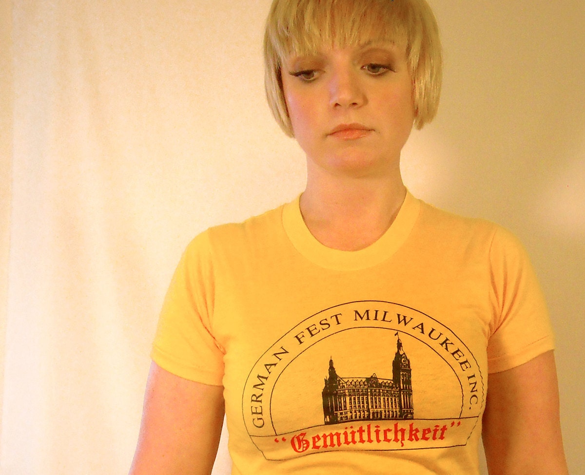Milwaukee Tshirt Vintage 1980s Germanfest Small Tee Summer Fashion