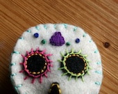 sugar skull - calavera - day of the dead brooch