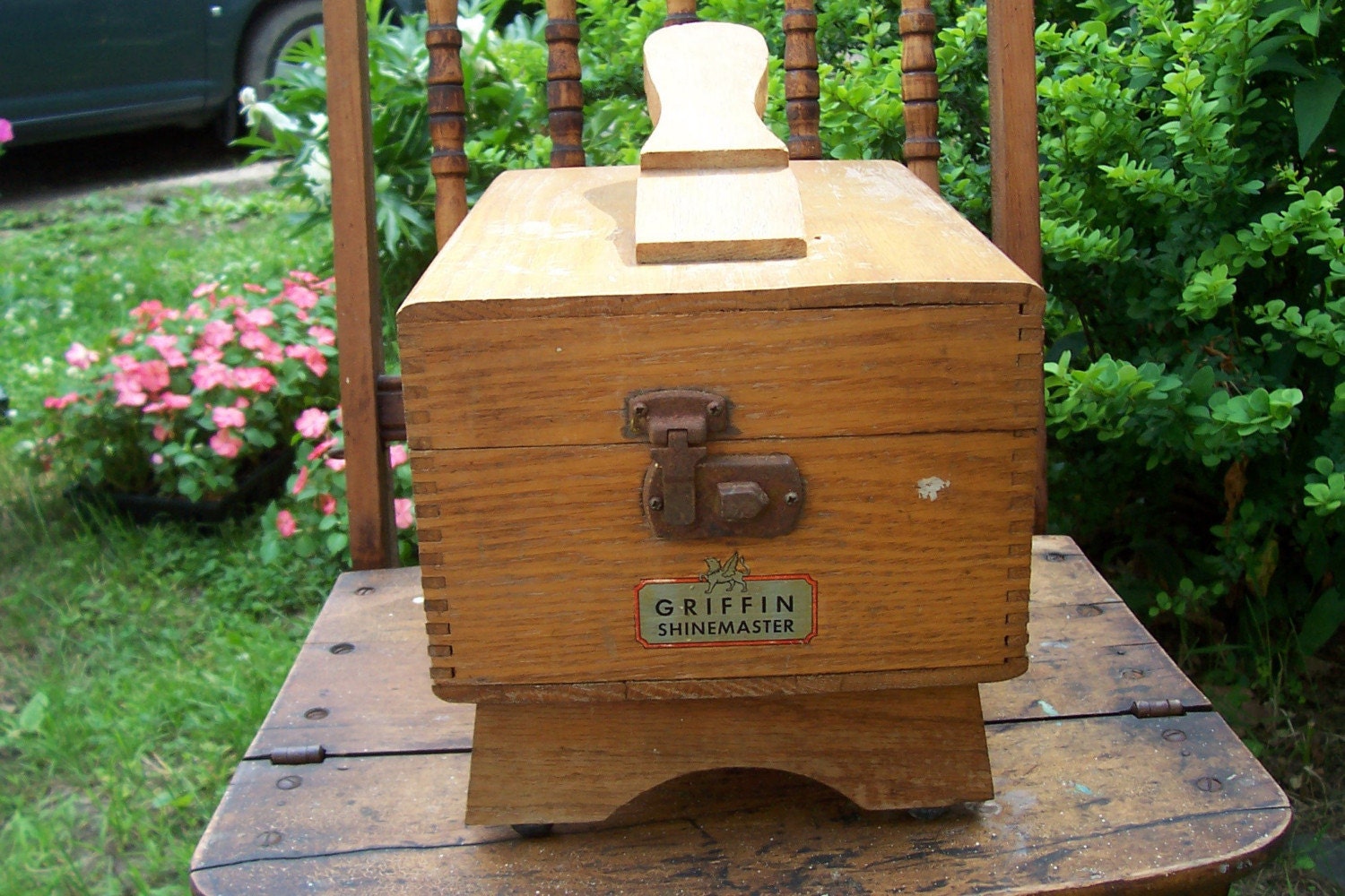 WOOD SHOE SHINE BOX WITH ACCESSORIES GRIFFIN SHINE MASTER