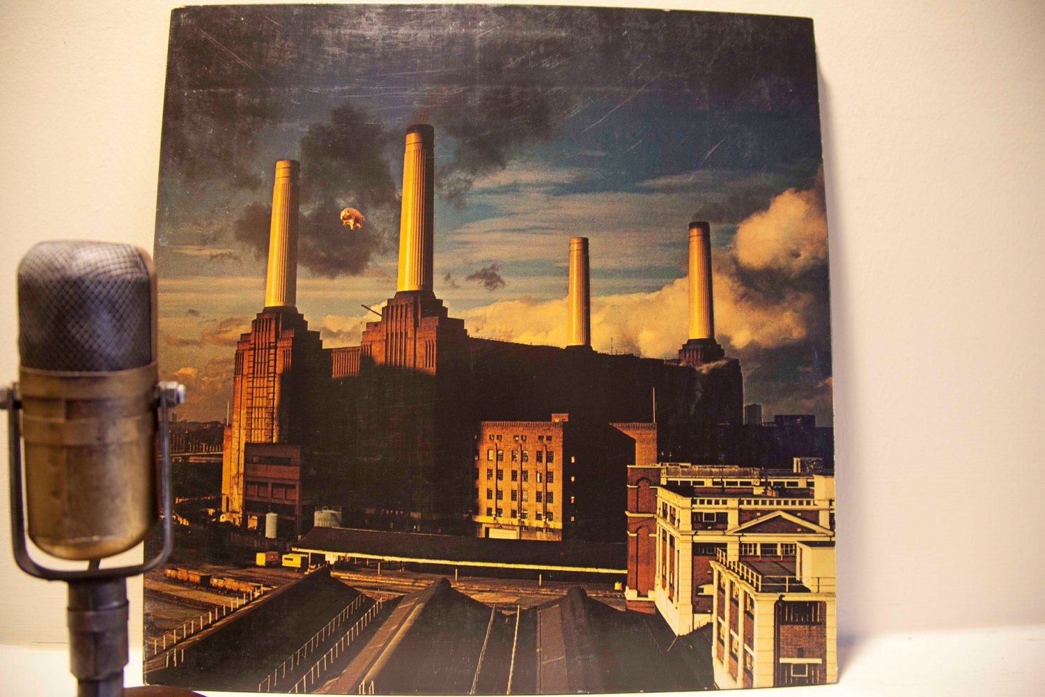 Pink Floyd Vinyl Record Album LP "Animals" (Original 1977 Columbia Records with lyric inner sleeve)