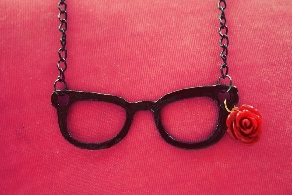 Nerd eyeglass necklace