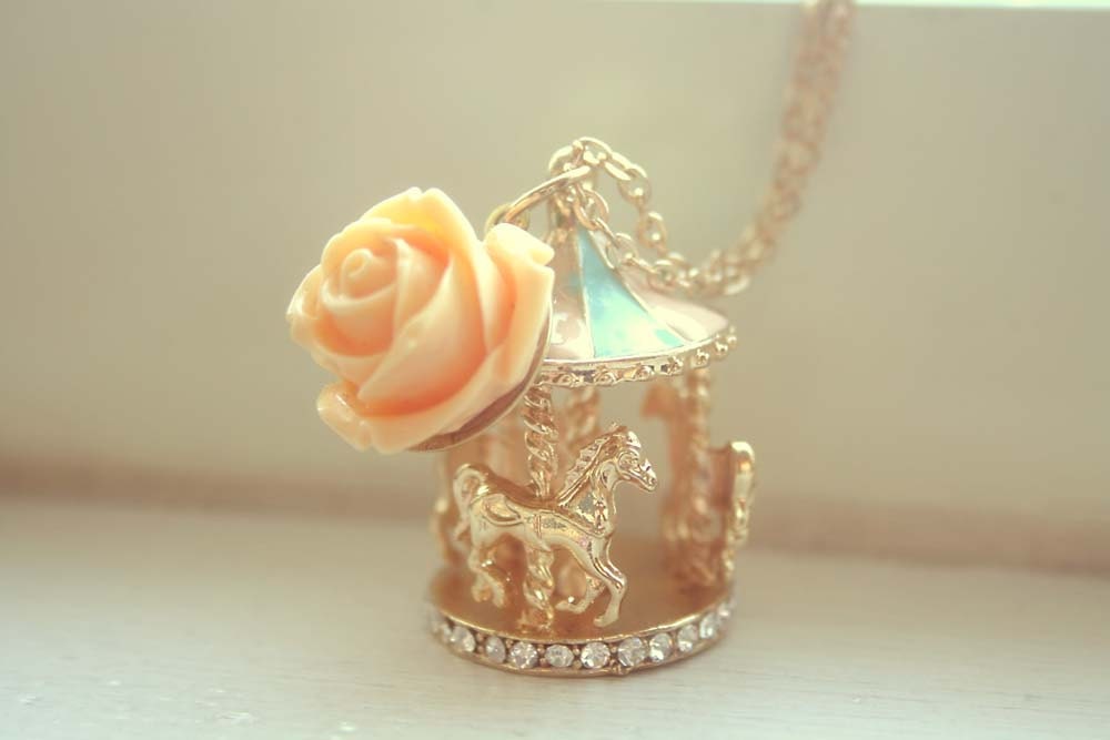 Carousel necklace