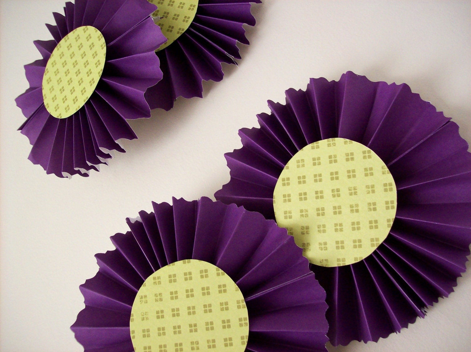 Make a Bold Statement -- Fan Flower Garland