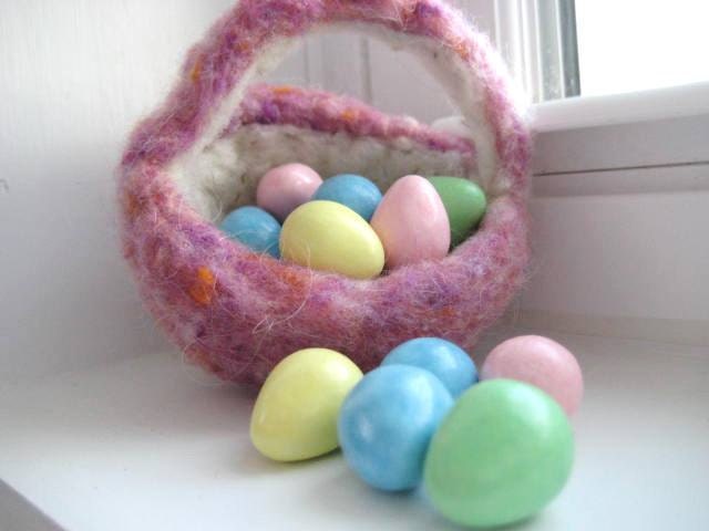 Mini Dark Pink Needle Felted Easter Basket - 100% Natural Wool - Rustic - Natural