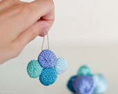 Crochet necklace. Reversible. Blue