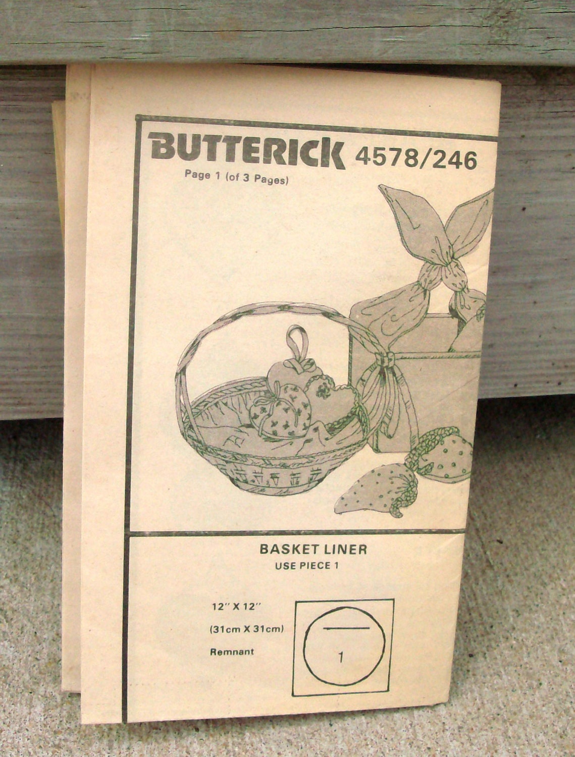 Never  Used Vintage Butterick Pattern 4578 Basket Liner, Box, Heart, and Strawberry