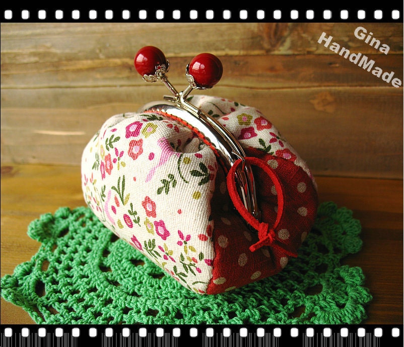 Red pearl flower spring Coin purse   /// Coin Wallet / Pouch coin purse / Kiss lock frame purse bag-GinaHandmade