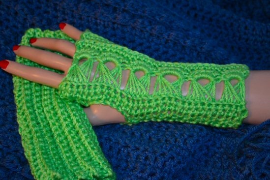 Fingerless Gloves in Neon Lime
