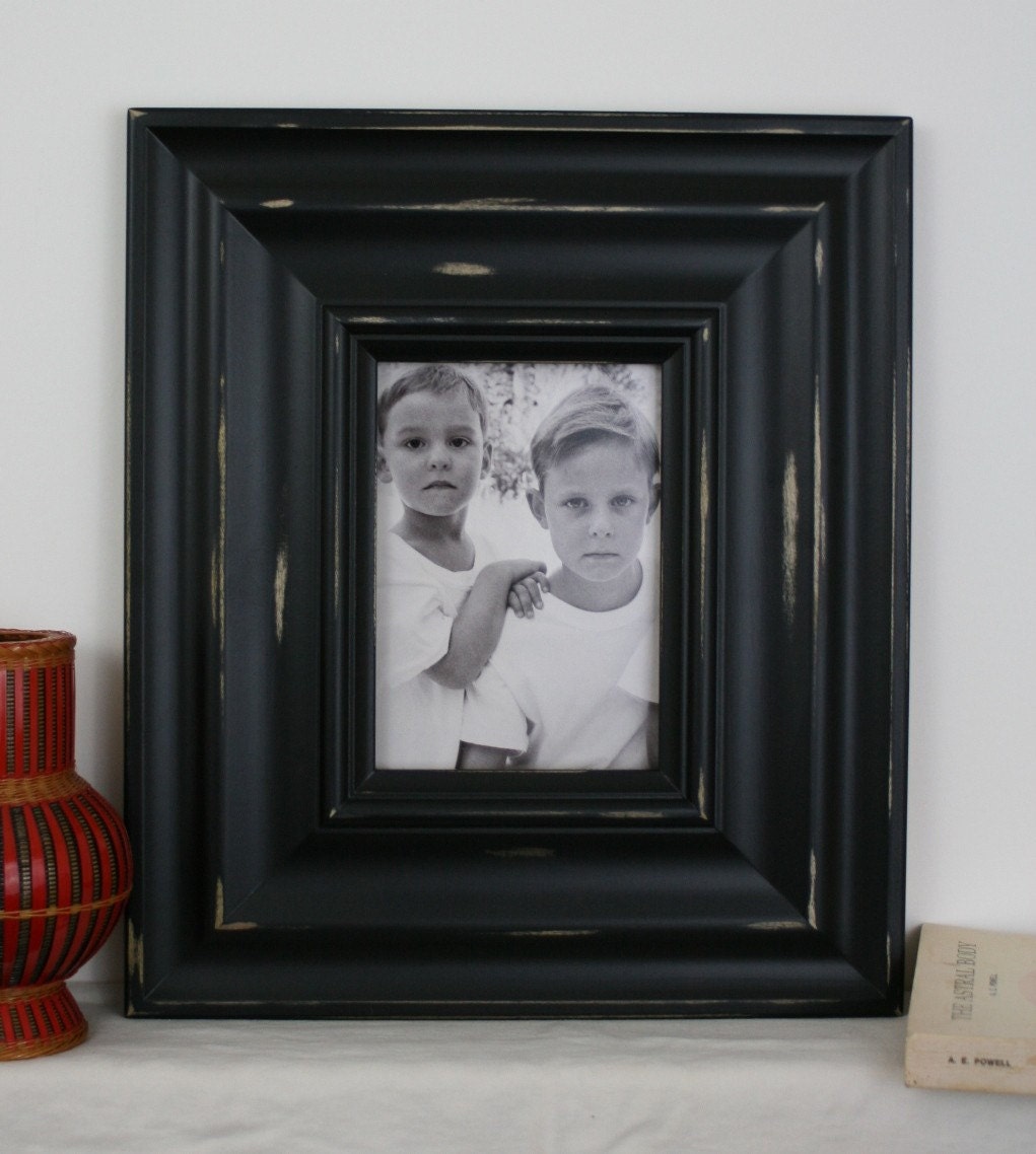 5x7 or 6x6 Picture Frame / Black on Madera