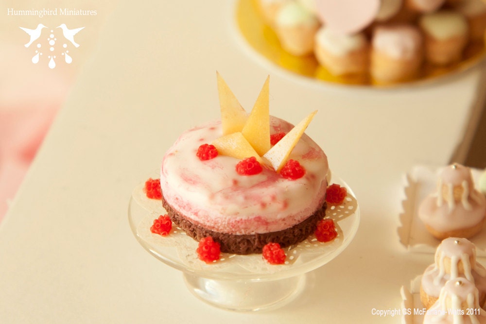 Raspberry and Caramel Dessert 1/12 scale dollhouse miniature