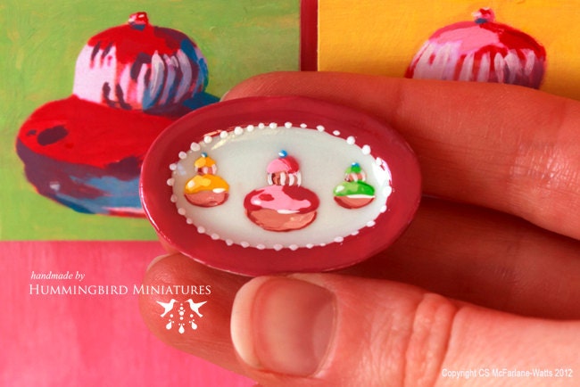 Pop Art Serving Platter 1/12 scale dollhouse miniature