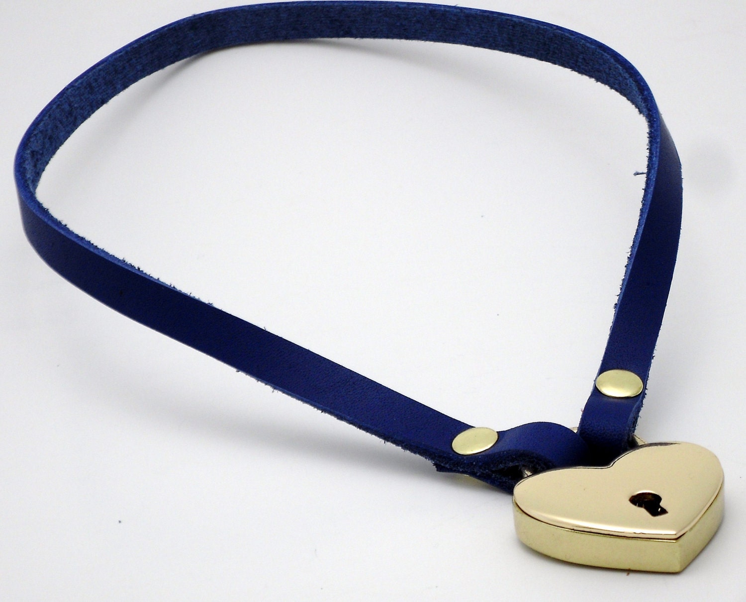 Simple Submissive Collar with Locking Heart - Free US Shipping