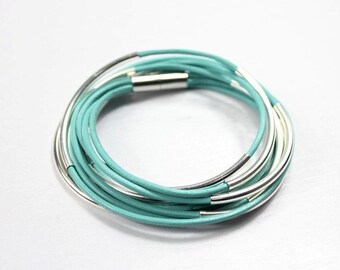 Turquoise leather silver bracelet with magnetic clasp z475