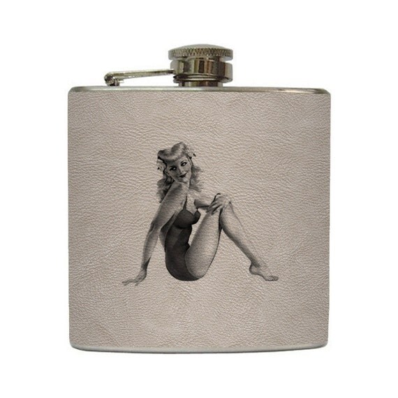 Vintage Retro Blonde Pinup Girl Hip Flask Swimsuit on Tan Faux Leather Groomsmen Gift Stainless Steel 6 oz Liquor Hip Flask LC-1086