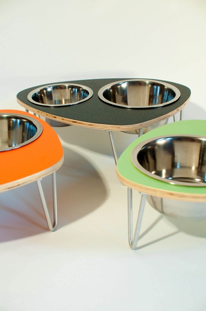 Raised Pet Feeder with double stainless steel bowls and aluminum v-legs SMALL 4-6 inches
