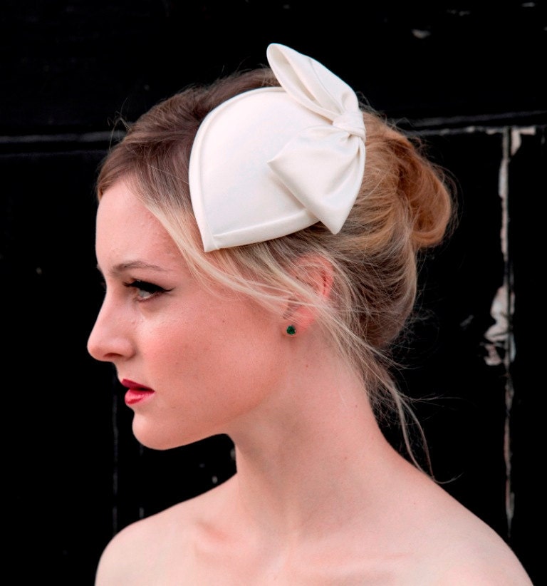 Ivory Bridal Hat,Teardrop Shape with Bow in Dutchesss Silk Satin and Detachable Birdcage veil.1940s, 1950s, Fascinator