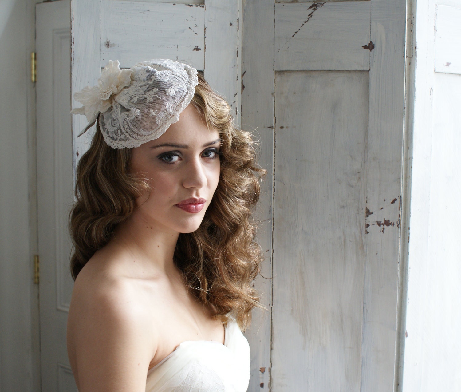 Antique 1920s lace  Bridal  hat, cap in ivory with vintage flowers