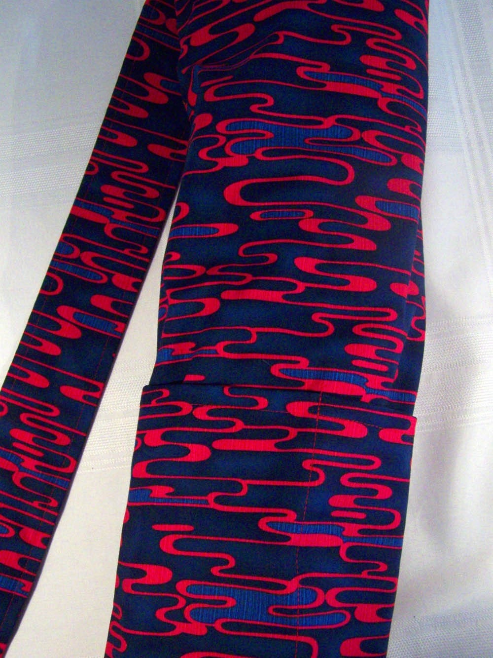 Yoga Mat Carrier - Red/Blue Swirls