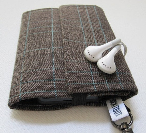 Nerd Herder gadget wallet in Plaid Dad for iPod, Droid, iPhone, camera, SD cards, USB, batteries, guitar picks, IDs, cards, phone