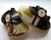 CLOSET OUT SALE - Baby Girl Brown Floral Mary Jane Shoes - Mary Janes - 9 -12mos only
