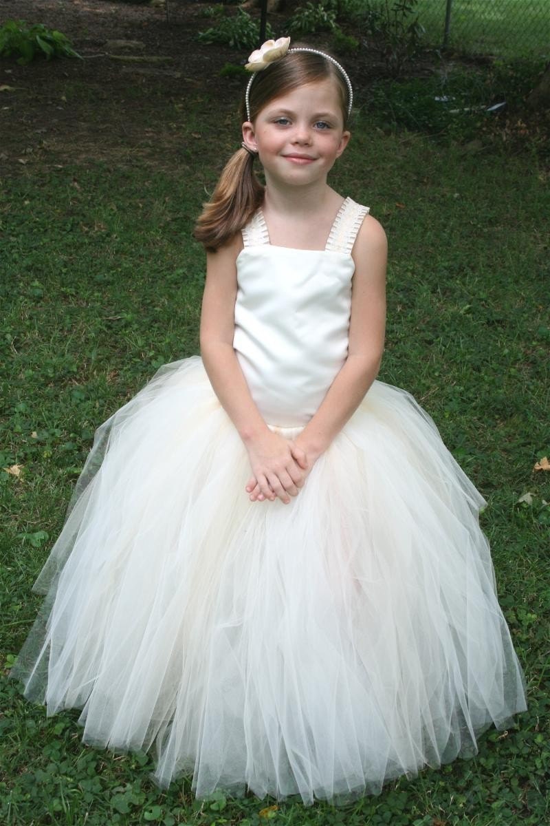 Ivory Flower Girl Tutu Dress w the Original Detachable Train------Many Colors-----Perfect for Weddings---Creme Brulee