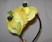All A-Buzz - Flower and Bee Headband