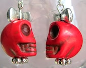 Pretty skull chain earrings in red