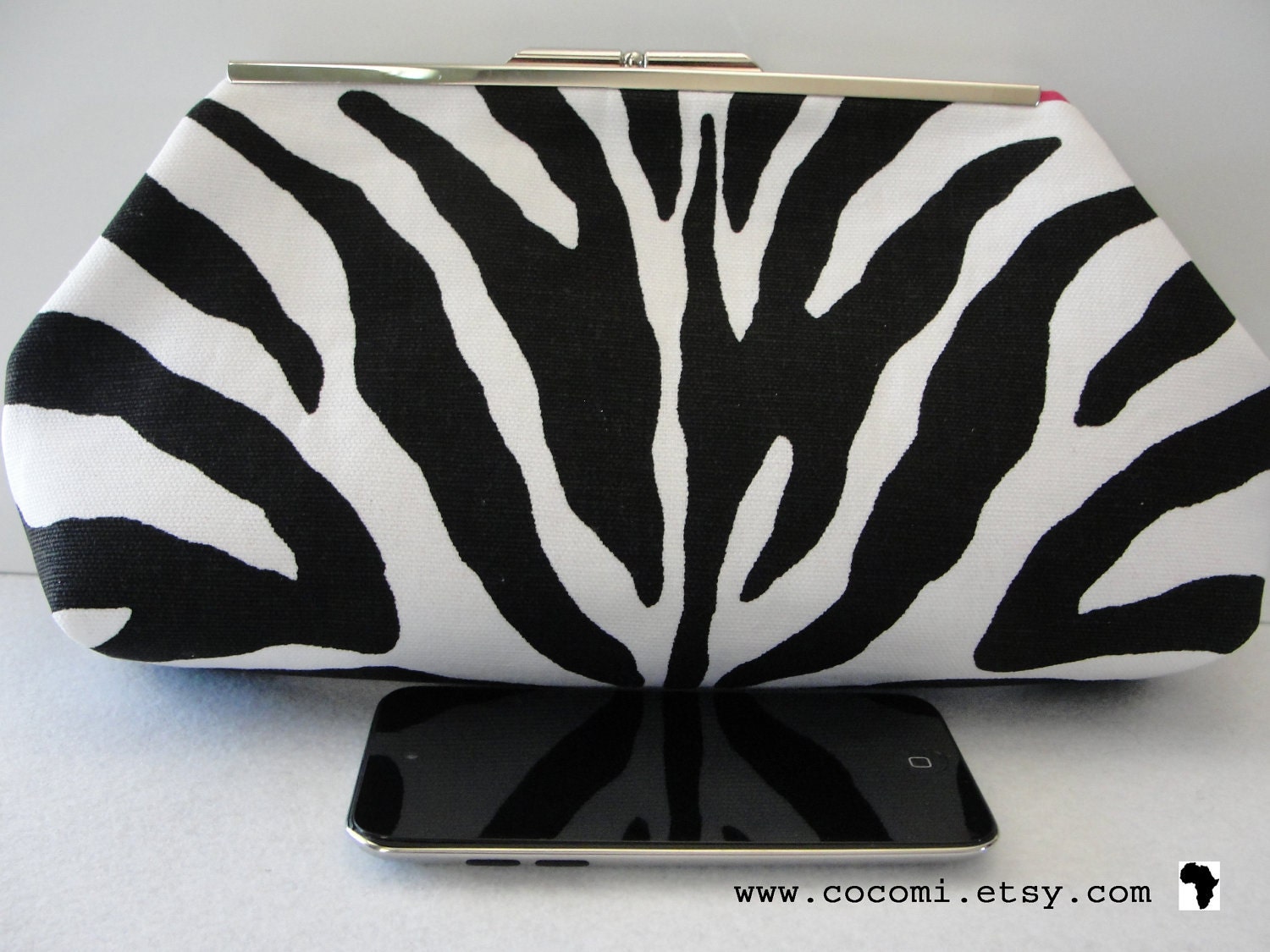 Giveback - Frame Clutch, Zebra White and Black