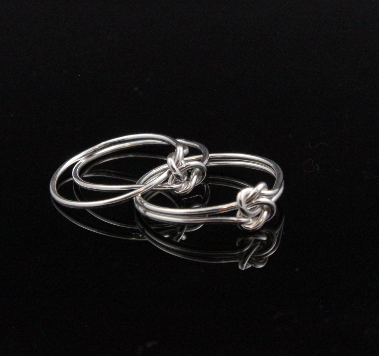 Set of two: Double knot rings Argentium Sterling Silver. Best friends sisters Friendship rings infinity intertwined design Celtic knot ring