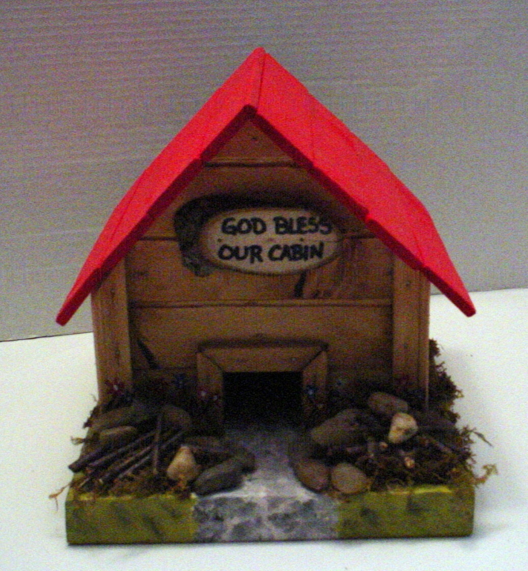 Log Cabin Birdhouse