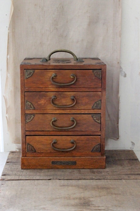 v i n t a g e four drawer jewelry box-made in japan