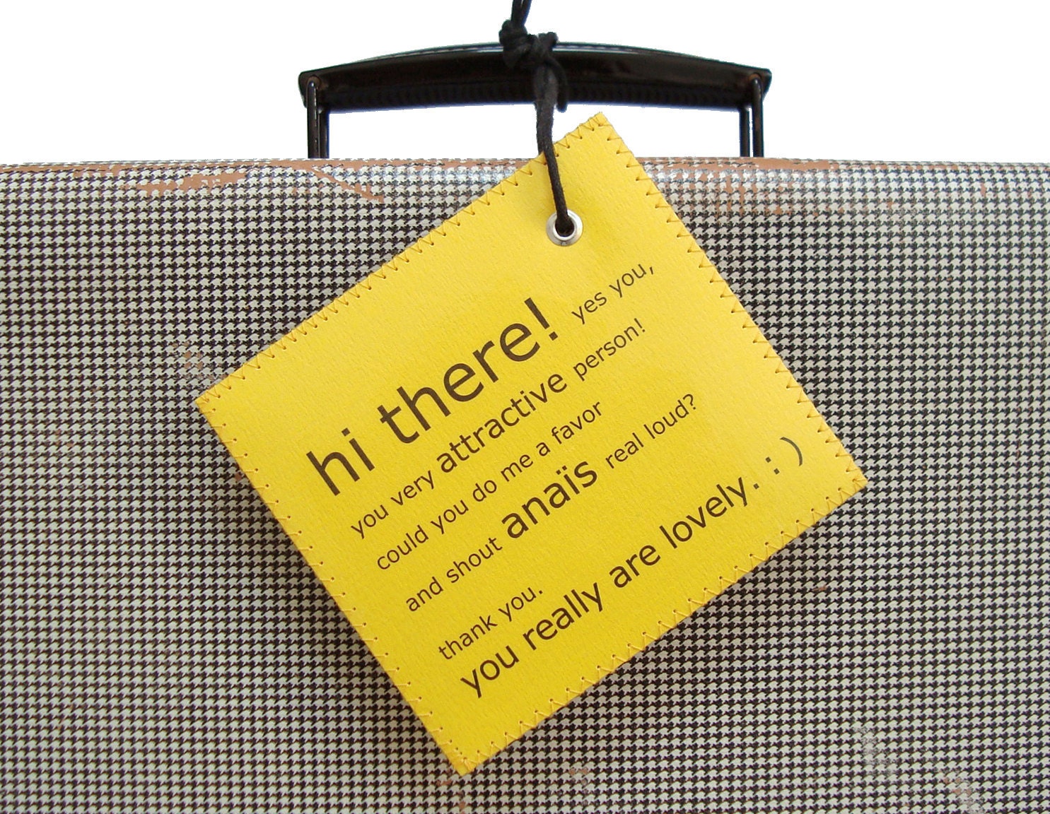 Unique Gift for women her girls sister girlfriend - Personalized Luggage Tag helping you out at the baggage carrousel. LE MINI