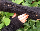 extra soft black fingerless gloves with cable decoration
