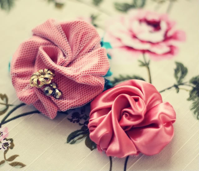 Fabric Flower PDF Pattern Tutorial - Rosey Pirouette W/ Headband and Accessories Lessons