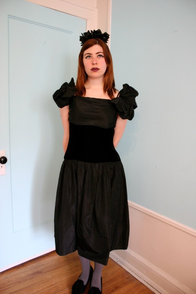 BLACK BELLE velvet and satin gown S 80's