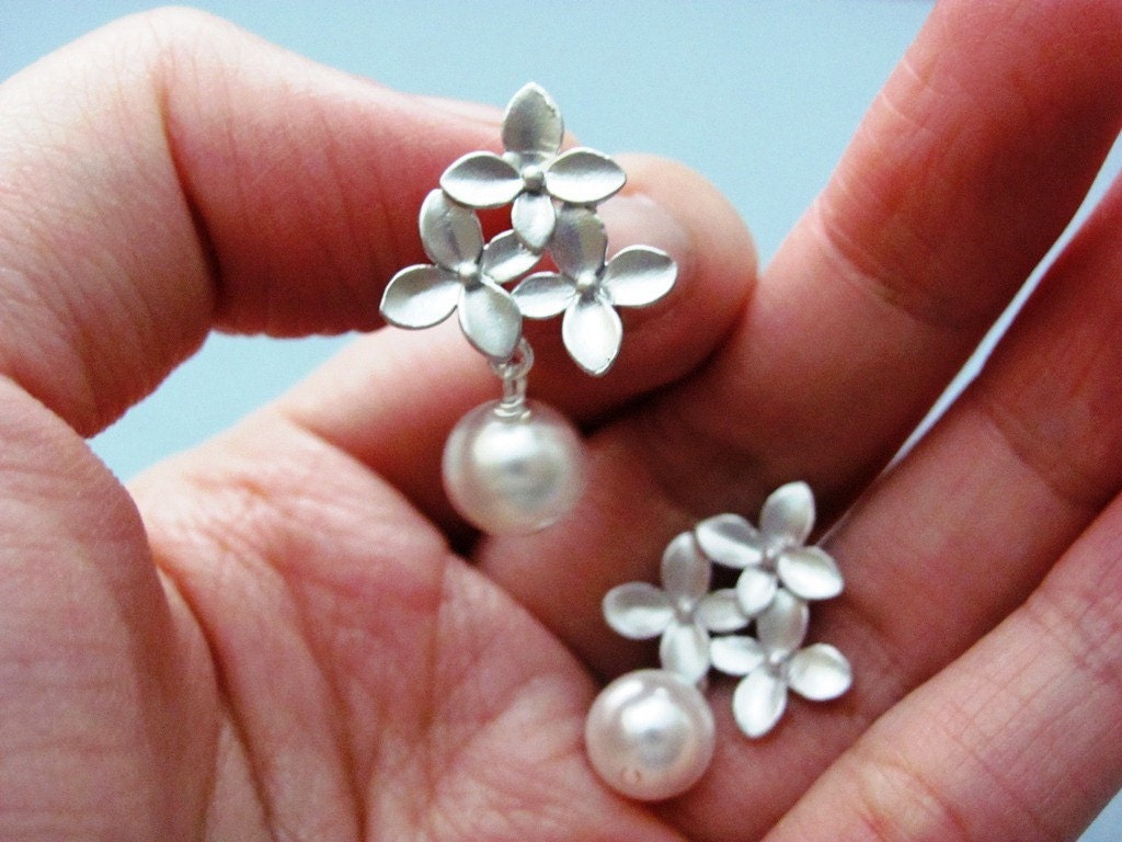Silver Hydrangea Petals and Pearl Post Earrings- June birthstone, elegant bridal bridesmaids jewelry gifts, available in gold