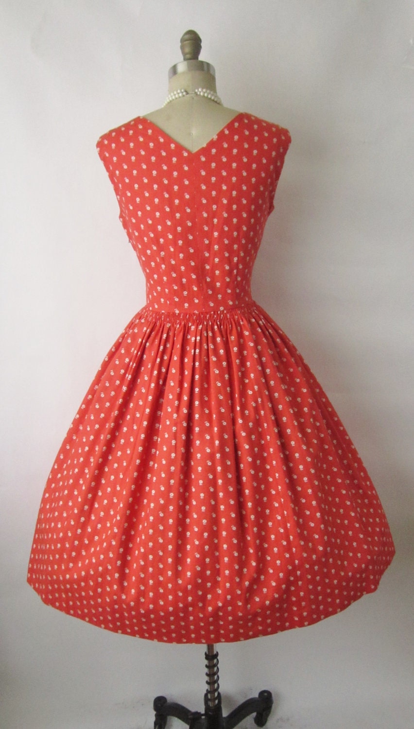 50's Garden Party Dress // Vintage 1950's Coral Floral Print Cotton Garden Party Day Dress L