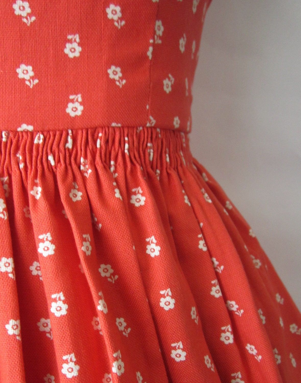50's Garden Party Dress // Vintage 1950's Coral Floral Print Cotton Garden Party Day Dress L