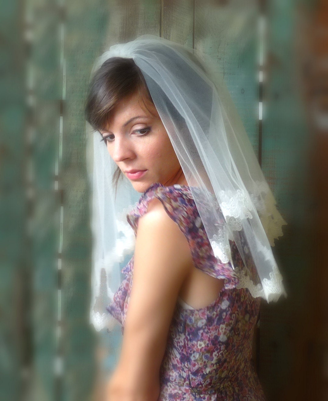 Lace Trimmed Bridal Veil - Shoulder Length