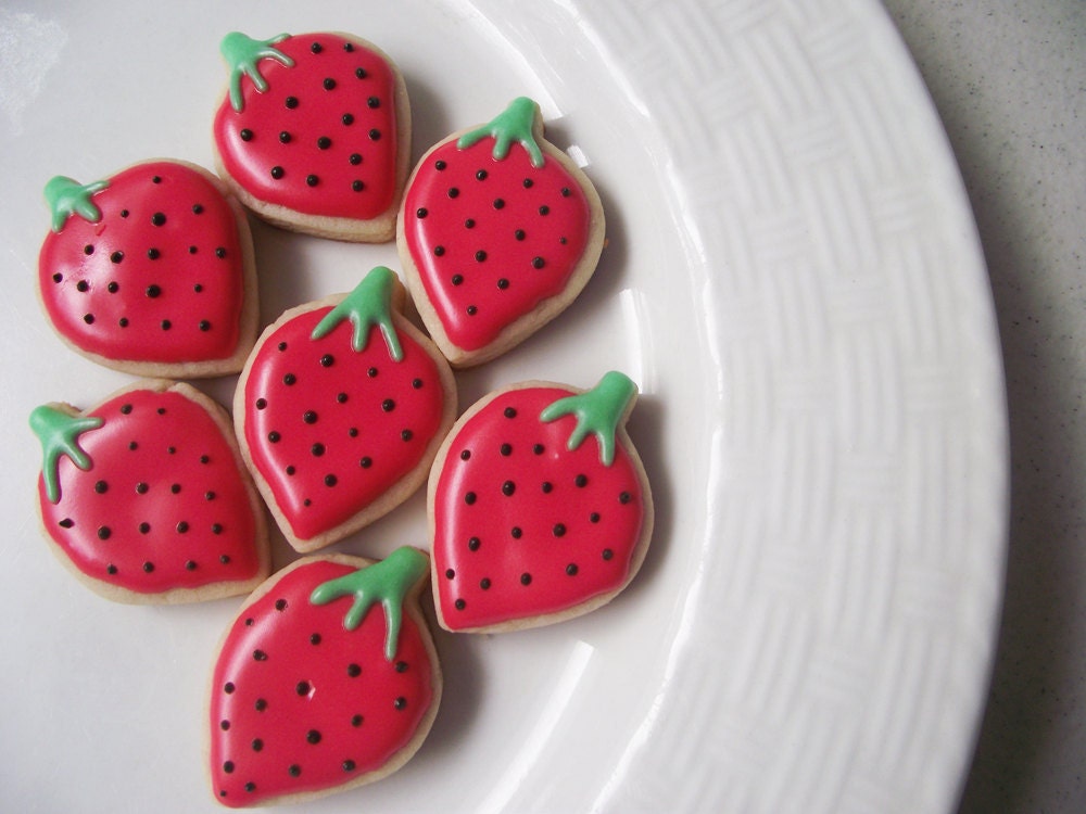 Mini strawberry sugar cookies - 3 dozen