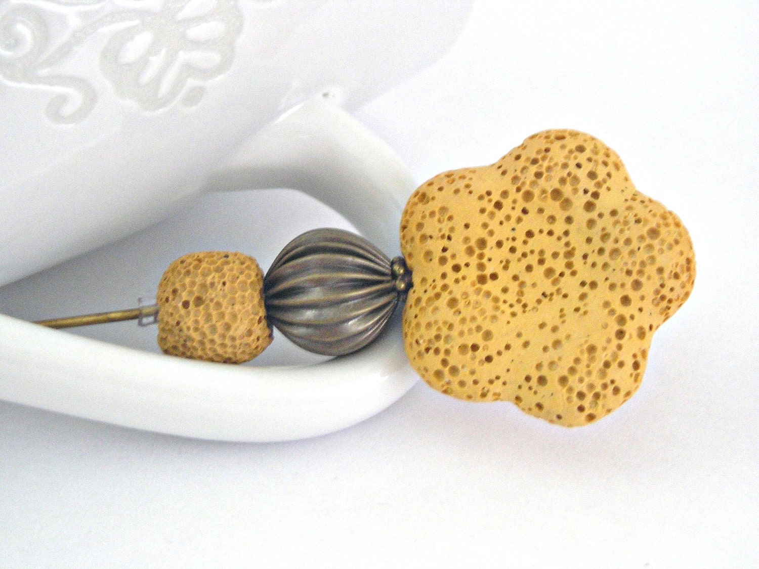 Mustard yellow flower hat pin brooch
