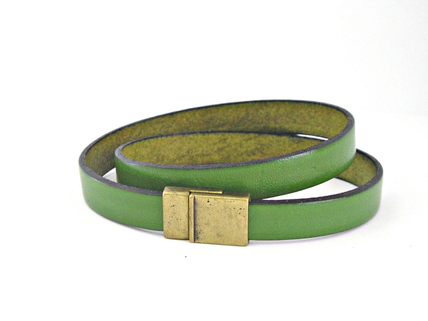 Green leather bracelet double wrapped with magnetic clasp