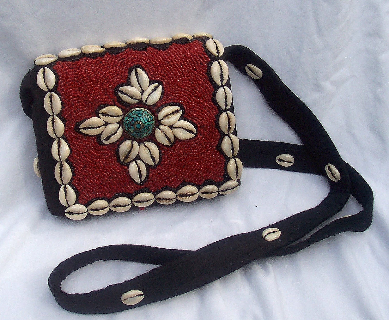 Turquoise Center & Seashells Flower Beaded Purse