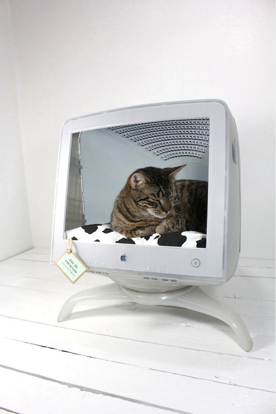Upcycled Apple Computer Pet Bed