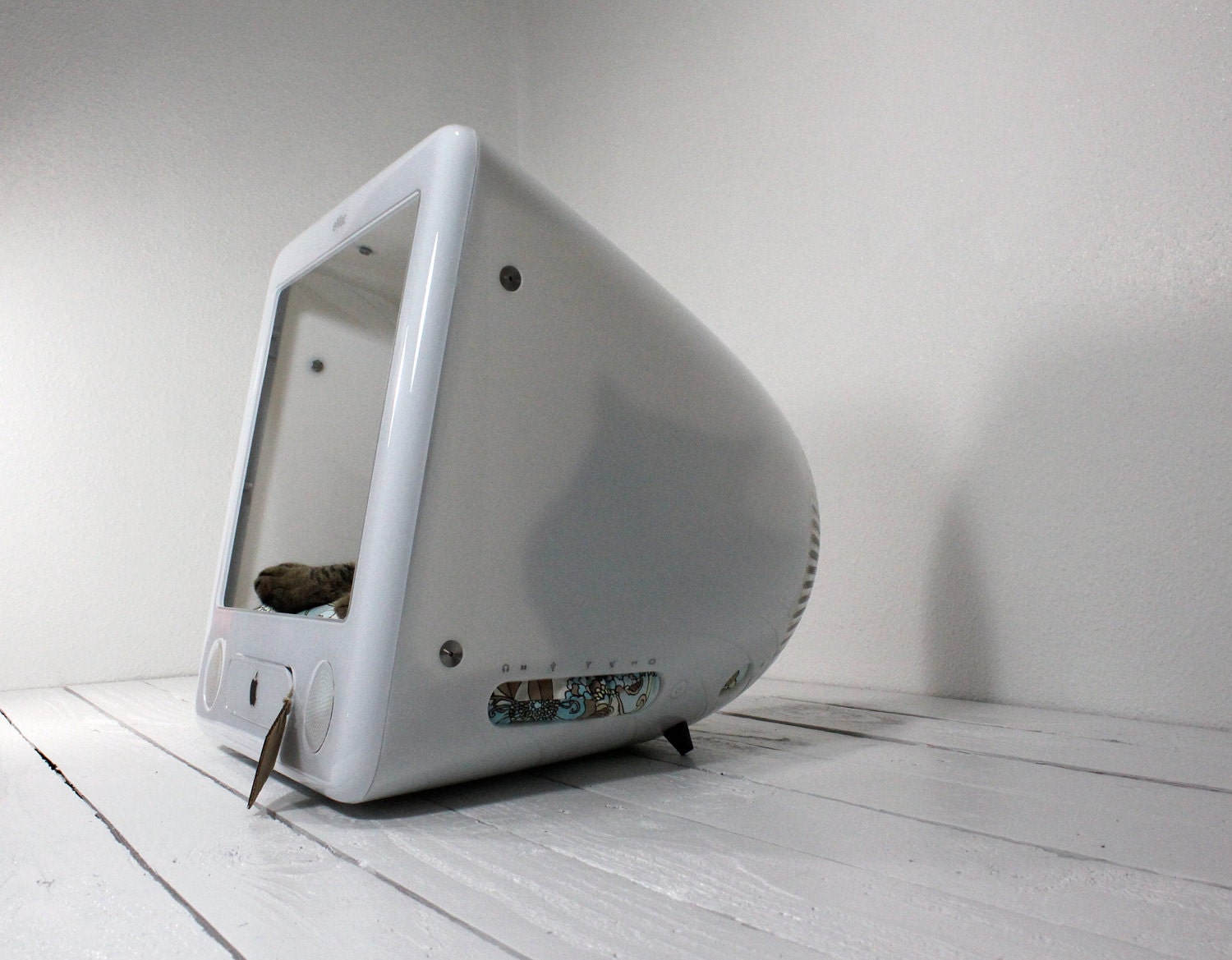Upcycled Apple Computer Pet Bed